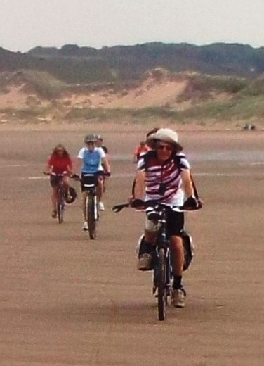 Tandem crosses Broughton Bay